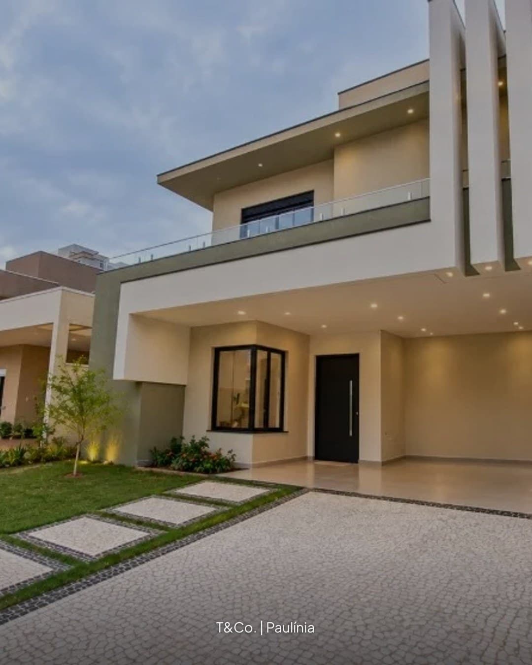 Casa à venda no Condomínio Residencial Villa Bella Livorno
Venda: R$ 2.490.000,00 | Locação: R$ 9.000,00/mês | 3 Suítes