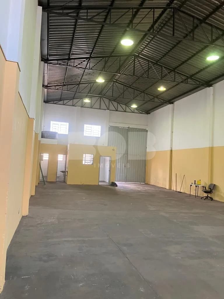 Prédio no Parque Via Norte