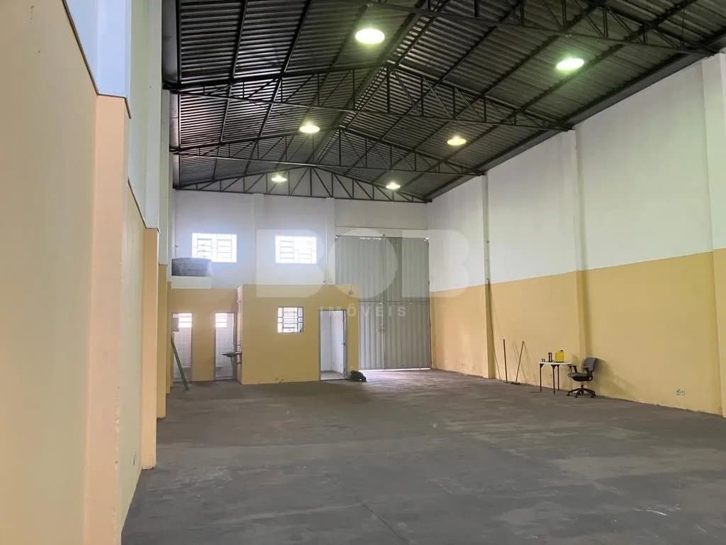 Prédio no Parque Via Norte