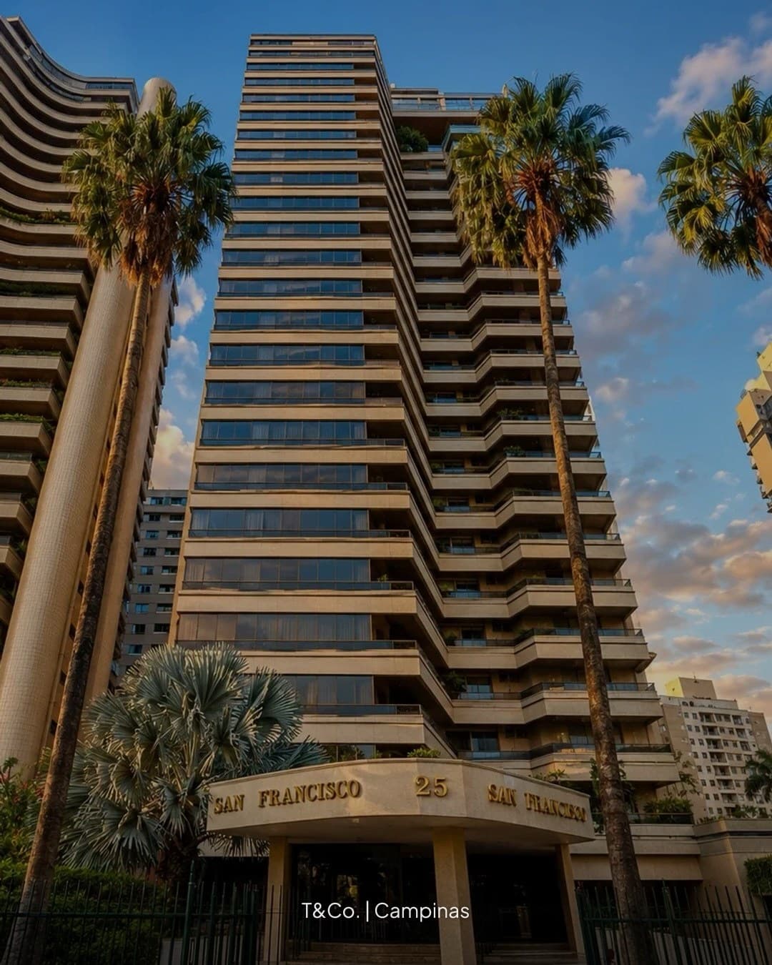 Condomínio: Edifício San Francisco
Venda: R$ 2.980.000,00 | Locação: R$ 9.000,00/mês | 4 Suítes | 4 Vagas | 415m² Área
